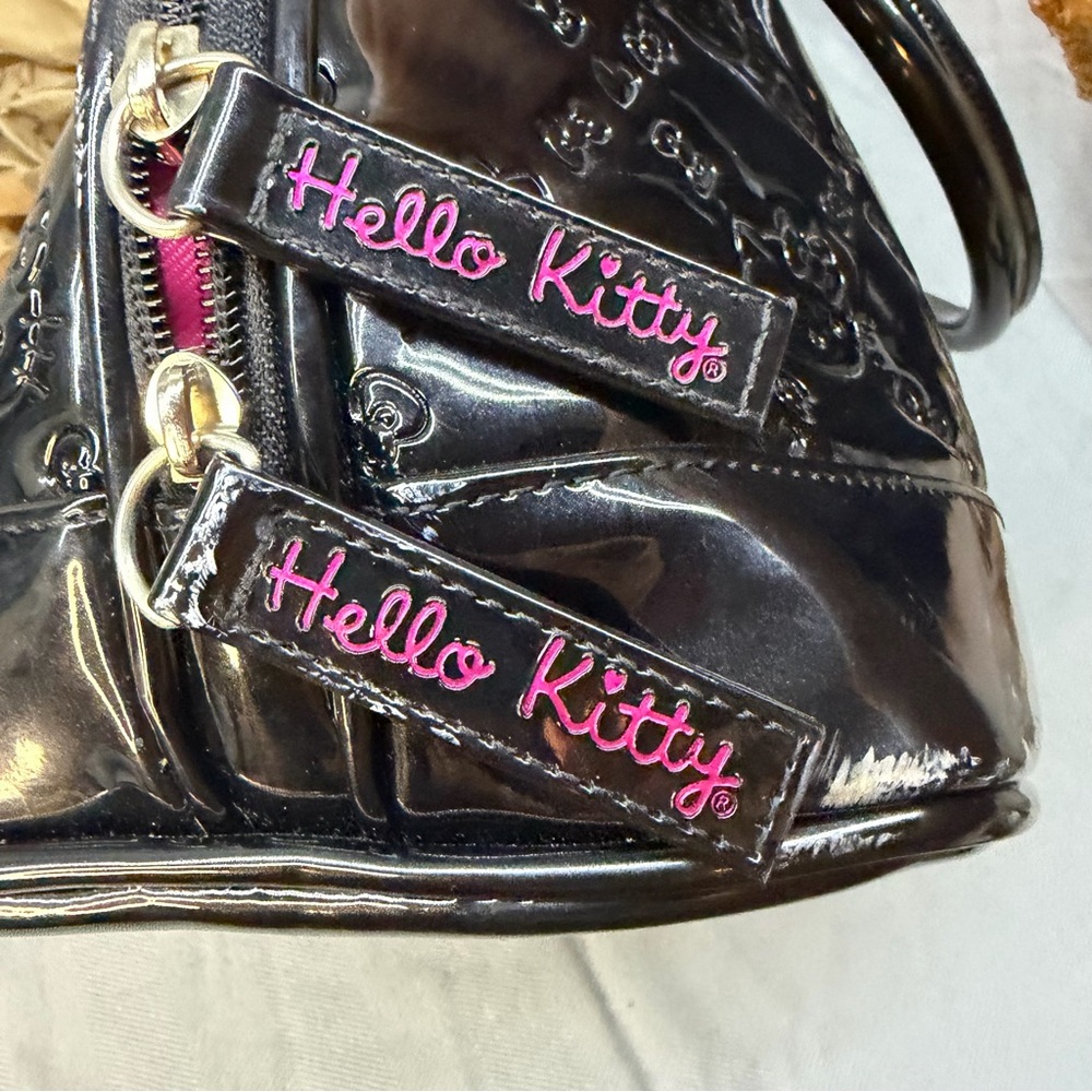 Lounge fly loves Hello Kitty, black patent leather dome handbag from 2012 - Picture 16 of 16